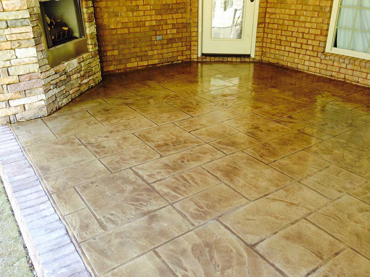 Antiqued patio with brick edging 2W