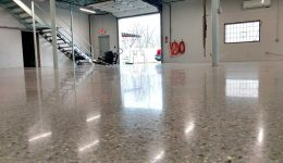 DC polish big garageW